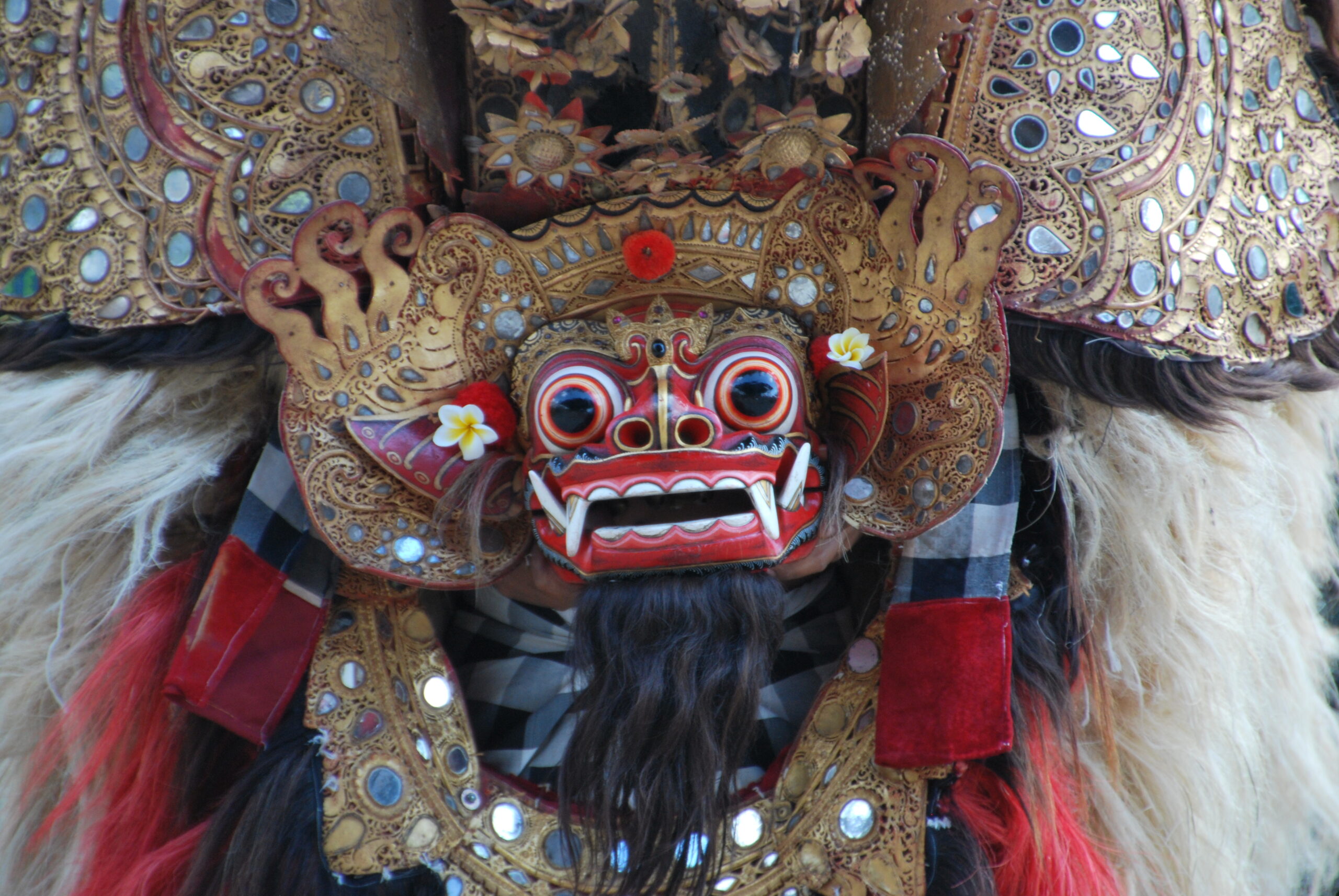 Templo hindú balinés con arquitectura tradicional Pura