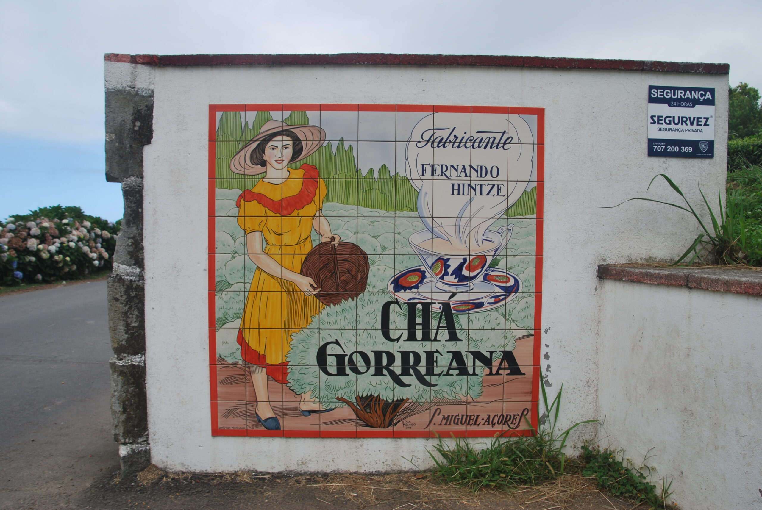 Mural de azulejos portugueses de Chá Gorreana con fabricante Fernando Hintze, São Miguel