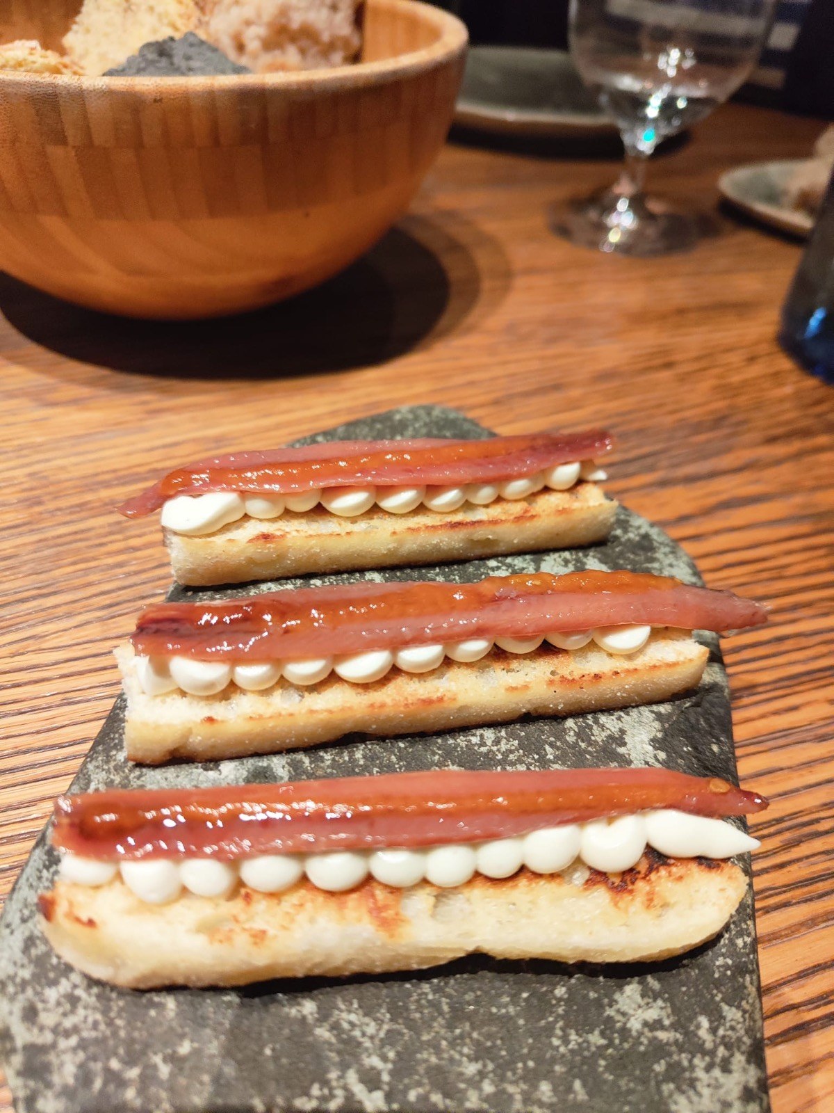 Tosta de anchoa del Cantábrico con mantequilla