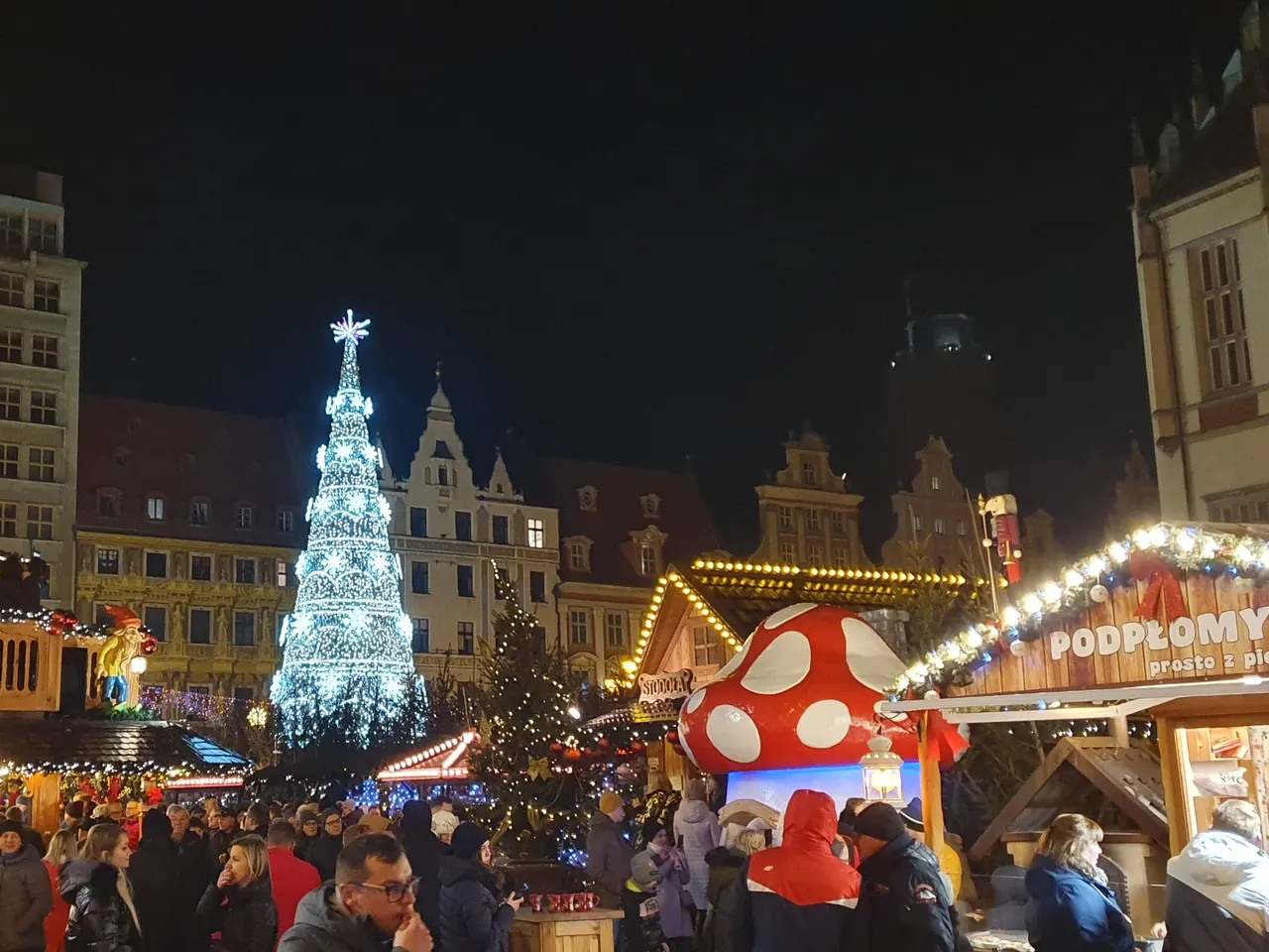 wroclaw-mercado-navidad-gente-1280w